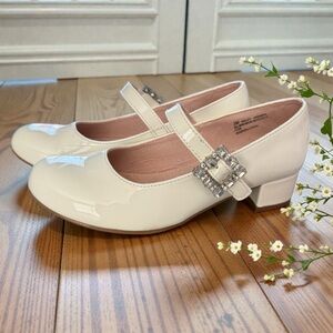 Elegant White Mary Jane Shoes